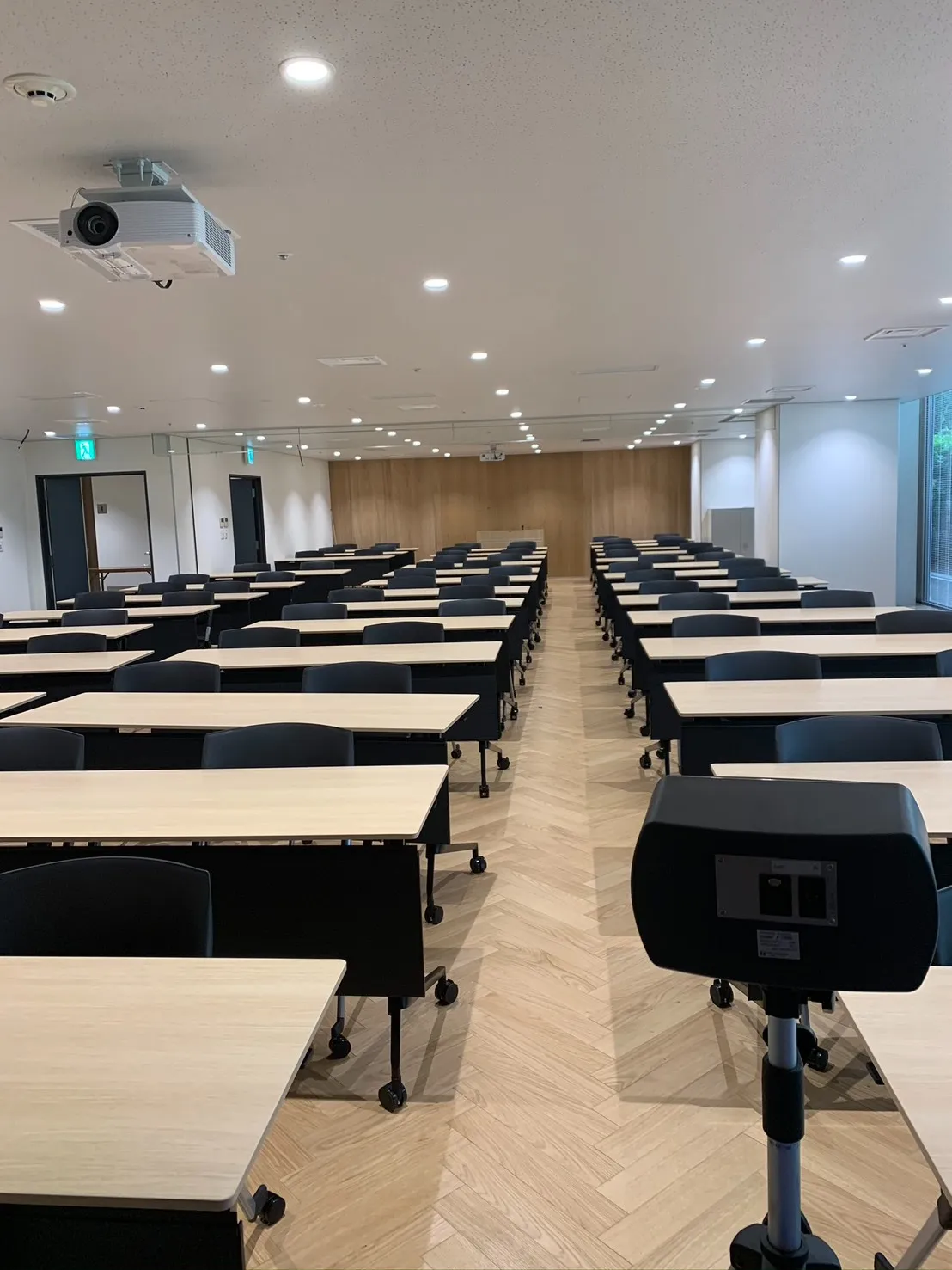 会議室とミーティングスペース